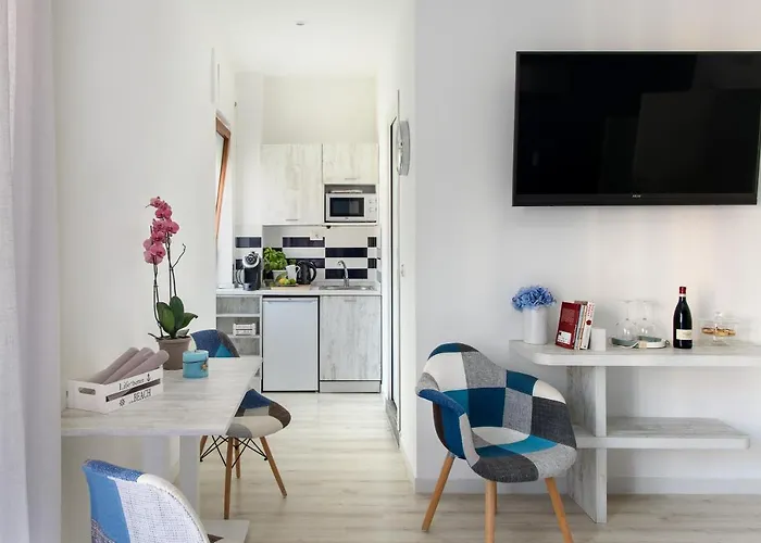 Les Des Le Monde Pensionat 4*